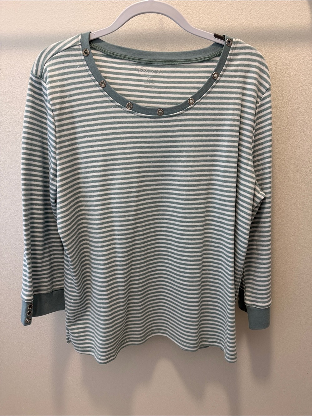 Cali and York Striped Mint & White Long Sleeve Top with Snap Trim XL